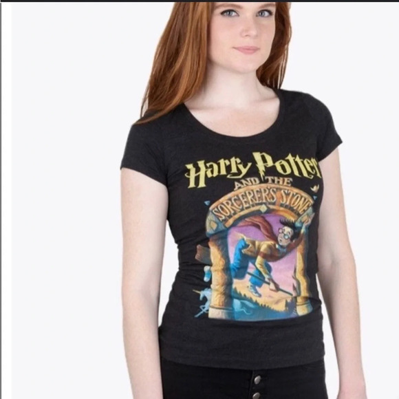 NWT OUT OF PRINT HARRY POTTER & THE SORCERERS STONE WOMENS TEE - Picture 1 of 4